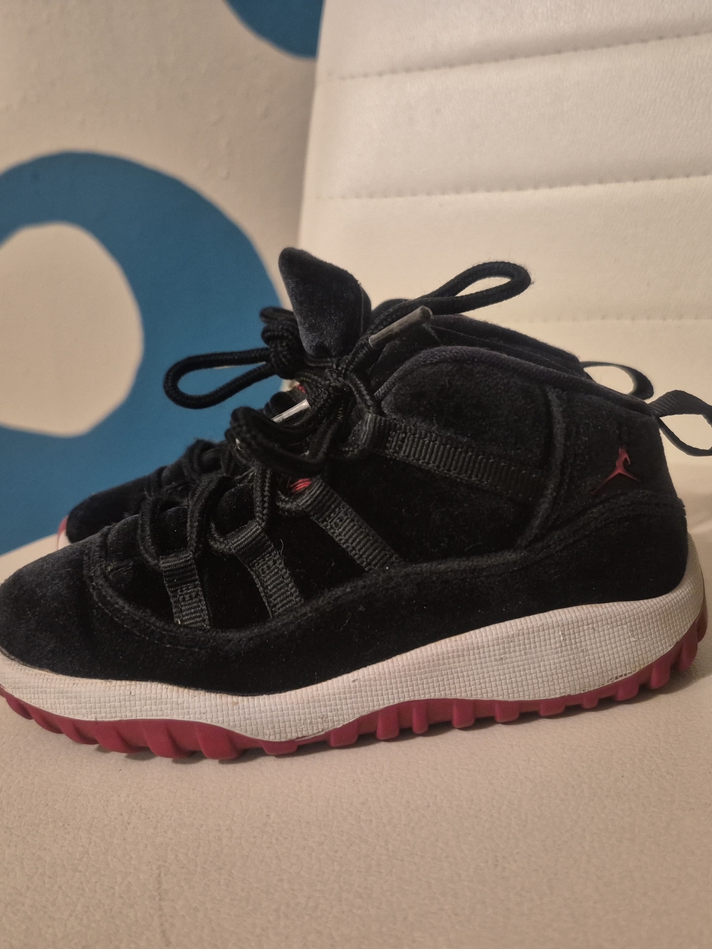 Kids Jordan 11 Retro "Bred Velvet" Sneakers